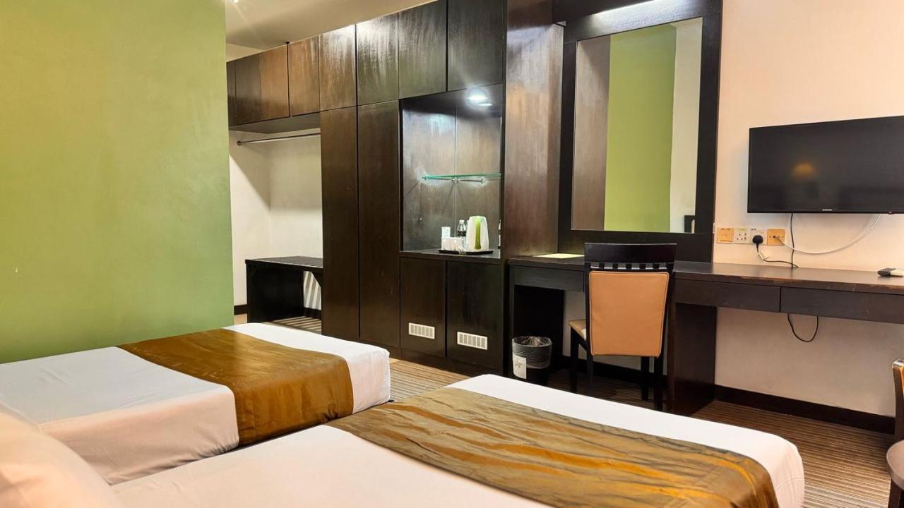 Hotel Seri Malaysia Kepala Batas Exterior foto