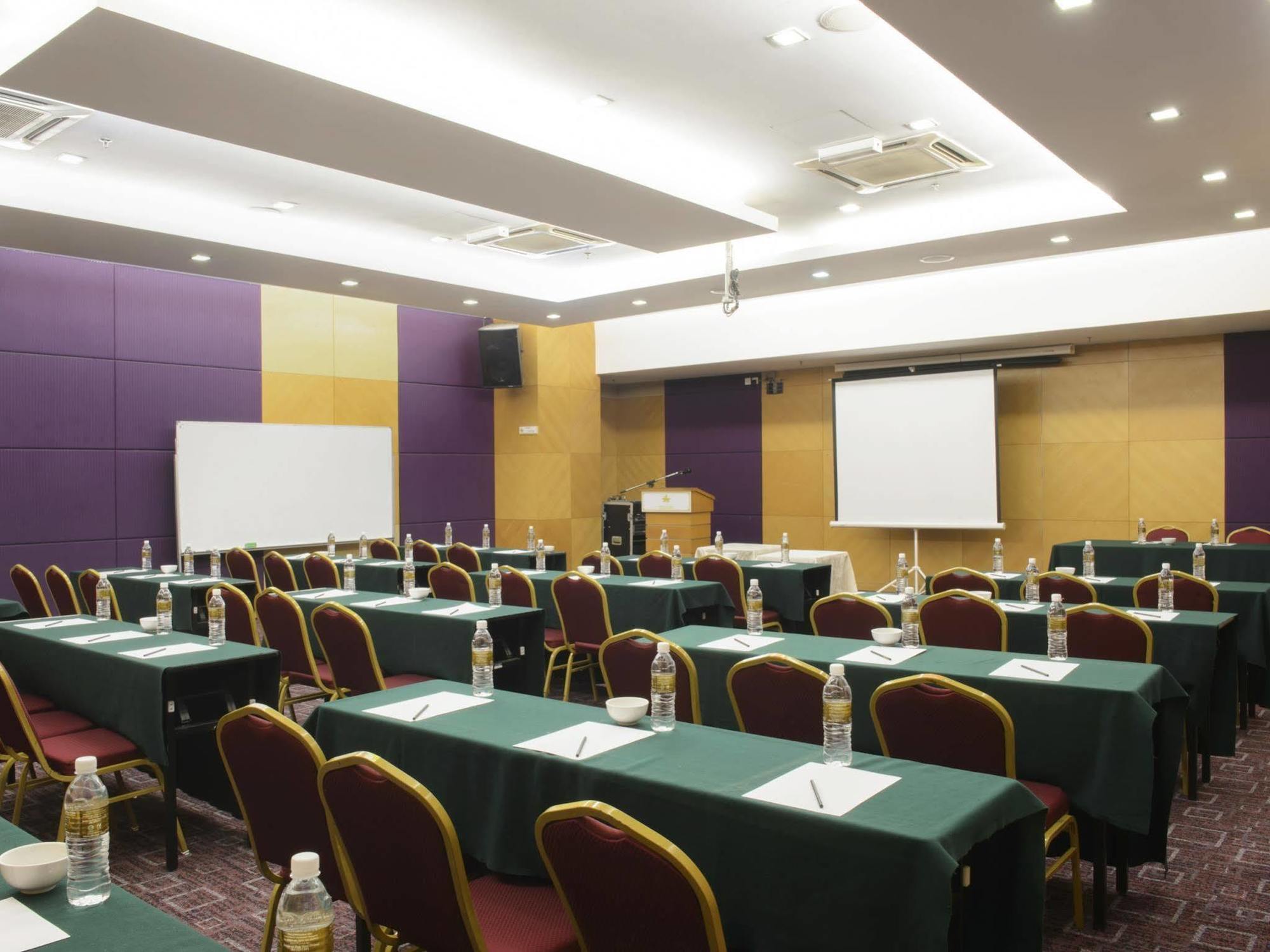 Hotel Seri Malaysia Kepala Batas Exterior foto